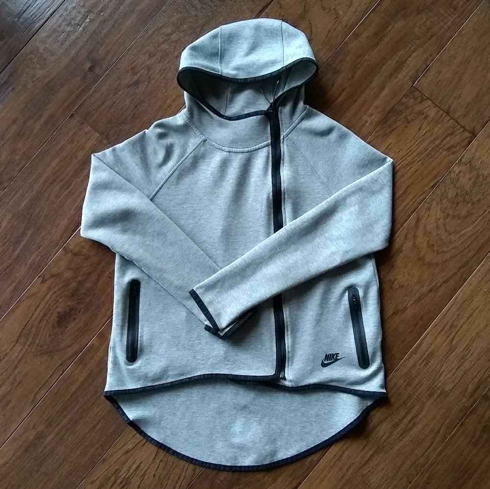 NIKE Tech Fleece Cape Hoodie